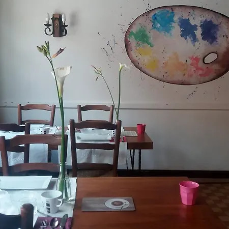 De L'arc En Ciel לינה וארוחת בוקר 3*