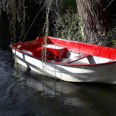 De L'arc En Ciel Bed & Breakfast 3*